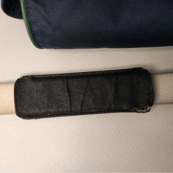 Vintage Lacoste Izod Retro Messenger Laptop Shoulder Bag Satchel Nylon - Picture 16 of 16